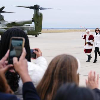 USA, Marine Corps, Melania Trump, charita, Santa Claus