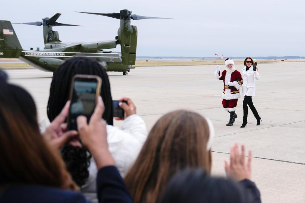 USA, Marine Corps, Melania Trump, charita, Santa Claus