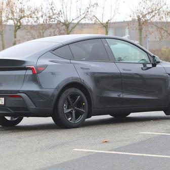 Tesla Model Y Standard