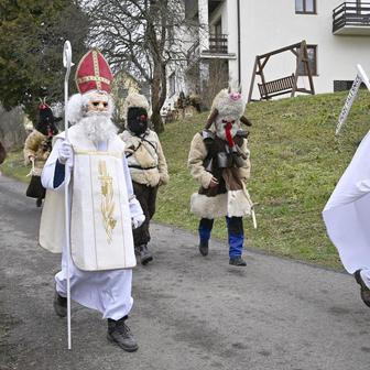 ČR; zábava; folklor; Vánoce; Lidečko. Mikuláš, čert,