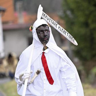 ČR; zábava; folklor; Vánoce; Lidečko. Mikuláš, čert,