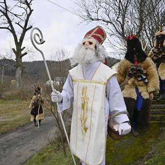 ČR; zábava; folklor; Vánoce; Lidečko. Mikuláš, čert,