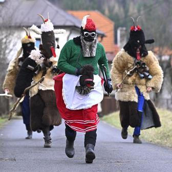 ČR; zábava; folklor; Vánoce; Lidečko. Mikuláš, čert,