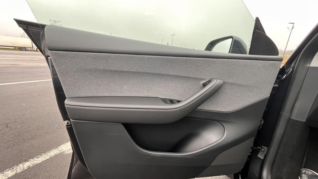 Tesla Model Y Standard