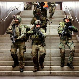Německo, Berlín, metro vojenské cvičení, Rusko, Bundeswehr
