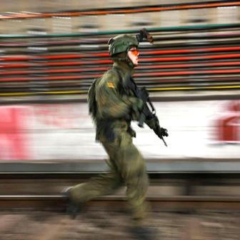 Německo, Berlín, metro vojenské cvičení, Rusko, Bundeswehr