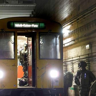 Německo, Berlín, metro vojenské cvičení, Rusko, Bundeswehr