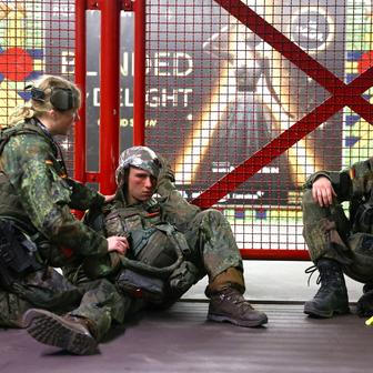 Německo, Berlín, metro vojenské cvičení, Rusko, Bundeswehr