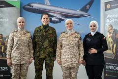 vojanda, vojínka, armáda, vojna, rodina, matka