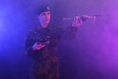 vojanda, vojínka, armáda, vojna, rodina, matka