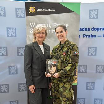 vojanda, vojínka, armáda, vojna, rodina, matka