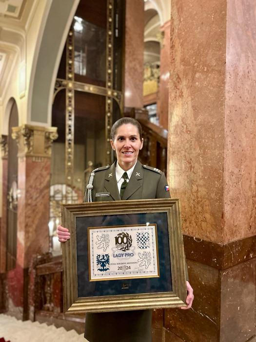 vojanda, vojínka, armáda, vojna, rodina, matka