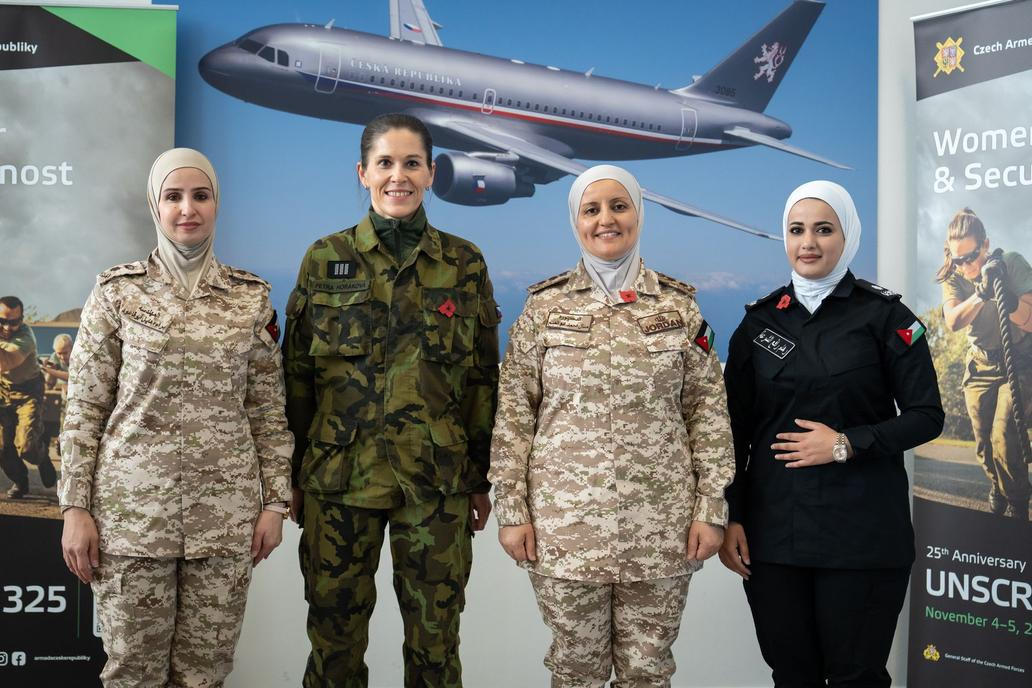 vojanda, vojínka, armáda, vojna, rodina, matka