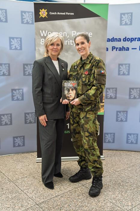 vojanda, vojínka, armáda, vojna, rodina, matka