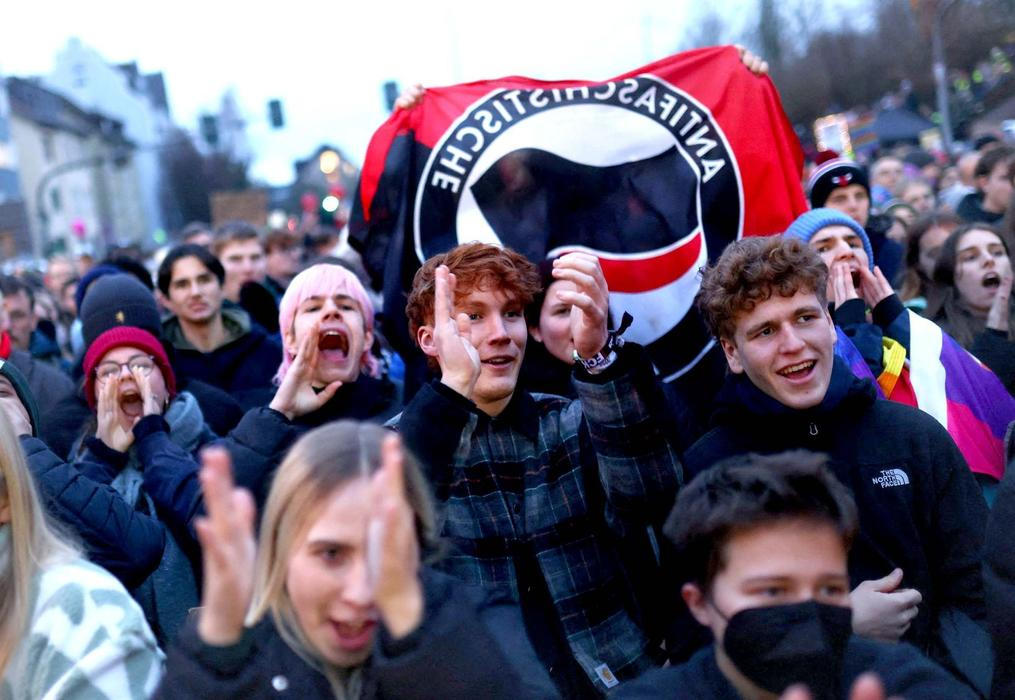 Německo, AFD, Alternativa pro Německo, Weidel. sjezd, Antifa, protest,  Generace Německo
