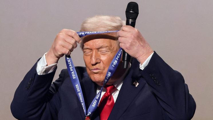 Americký prezident Donald Trump s Cenou míru FIFA