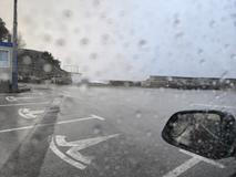 Na předchozím snímku to nevypadá, ale počasí v Senji nebylo právě ideální. Foukal silný nárazový vítr a chvílemi hustě pršelo.