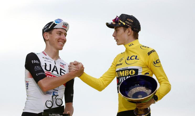 Tadej Pogačar a Jonas Vingegaard v Paříži po skončení Tour de France 2023
