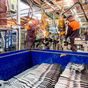 Karsit, František Řípa, holding, autodíly, podnikání, Jaroměř