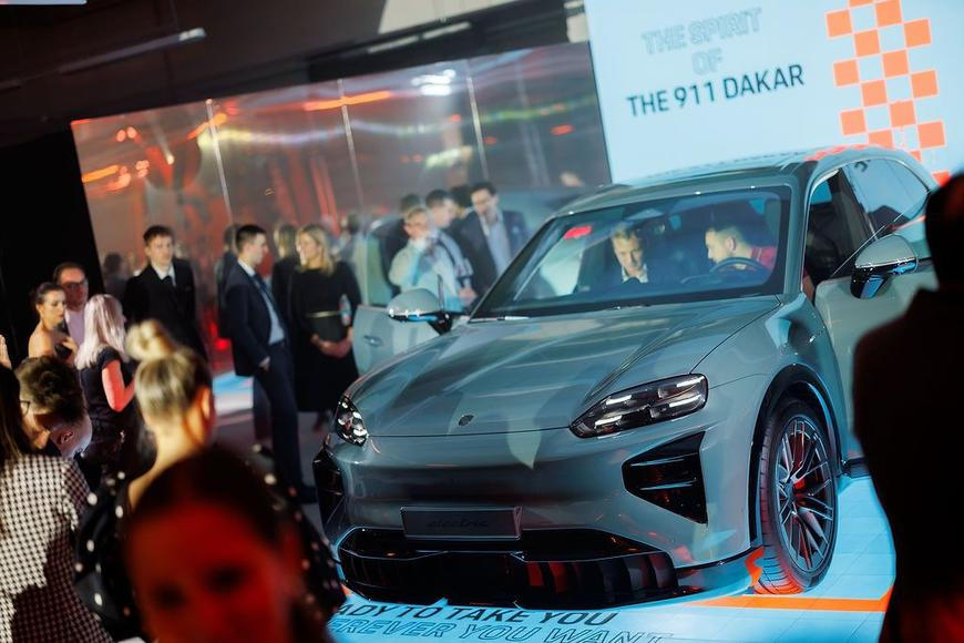 Nejvýkonnější Porsche všech dob bylo v Česku za hvězdu. Cayenne se nabíjí bezdrátově