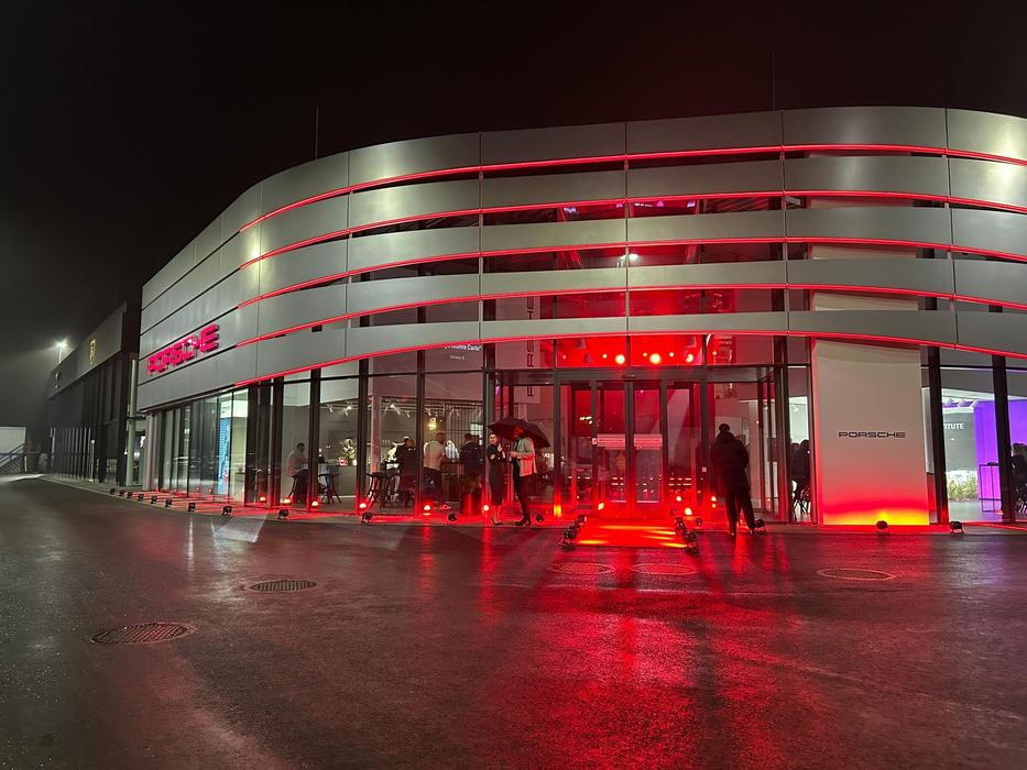 Porsche Cayenne Electric