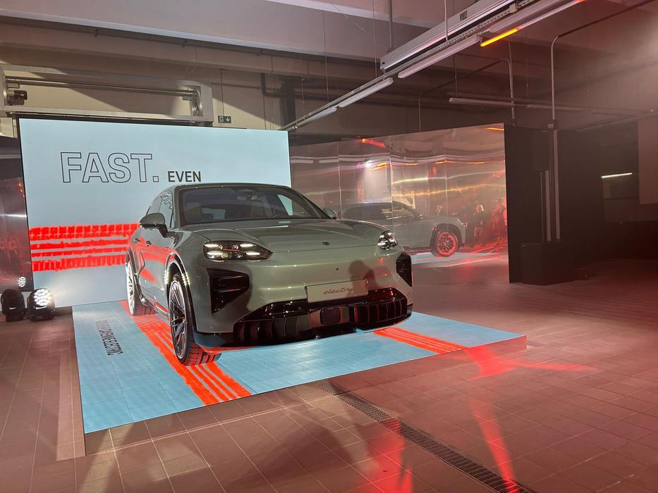 Porsche Cayenne Electric