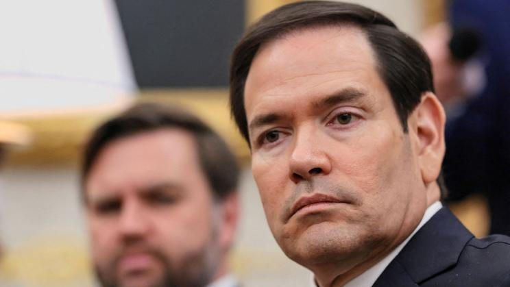 Americký ministr zahraničí Marco Rubio (v popředí) a viceprezident J. D. Vance na archivním snímku