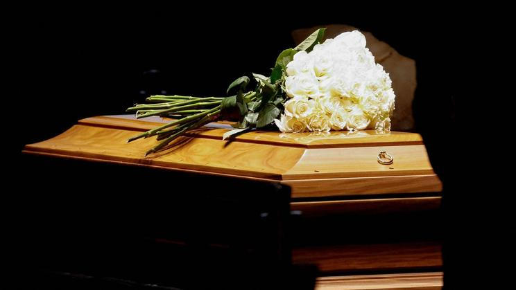 Žena v Thajsku si zachránila život tím, že zevnitř klepala na rakev. Ilustrační foto