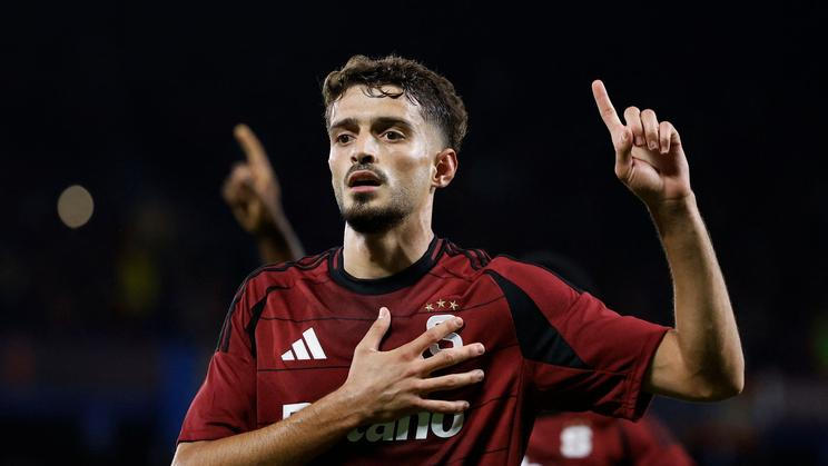 Albion Rrahmani slaví gól Sparty v Konferenční lize