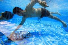 Turnaj v podvodních šachách v bazénu hotelu Silo v jihoafrickém Kapském Městě