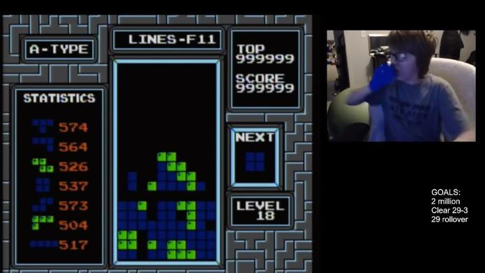 Třináctiletý Američan dokázal nemožné. Stal se prvním člověkem, který dohrál Tetris