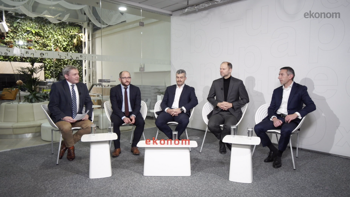 Kam se posunula česká společnost a ekonomika za posledních 30 let? A kterým směrem by se měla vydat