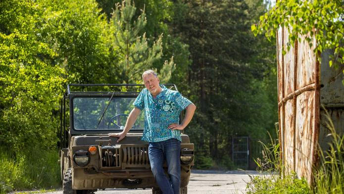 Cestovatel Dan Přibáň s vozem LUAZ