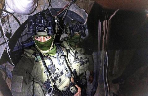 Labyrint pod Gazou: Tunely, zbraně a tělo vojáka, které na cestu domů čekalo 11 let