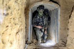 Labyrint pod Gazou: Tunely, zbraně a tělo vojáka, které na cestu domů čekalo 11 let