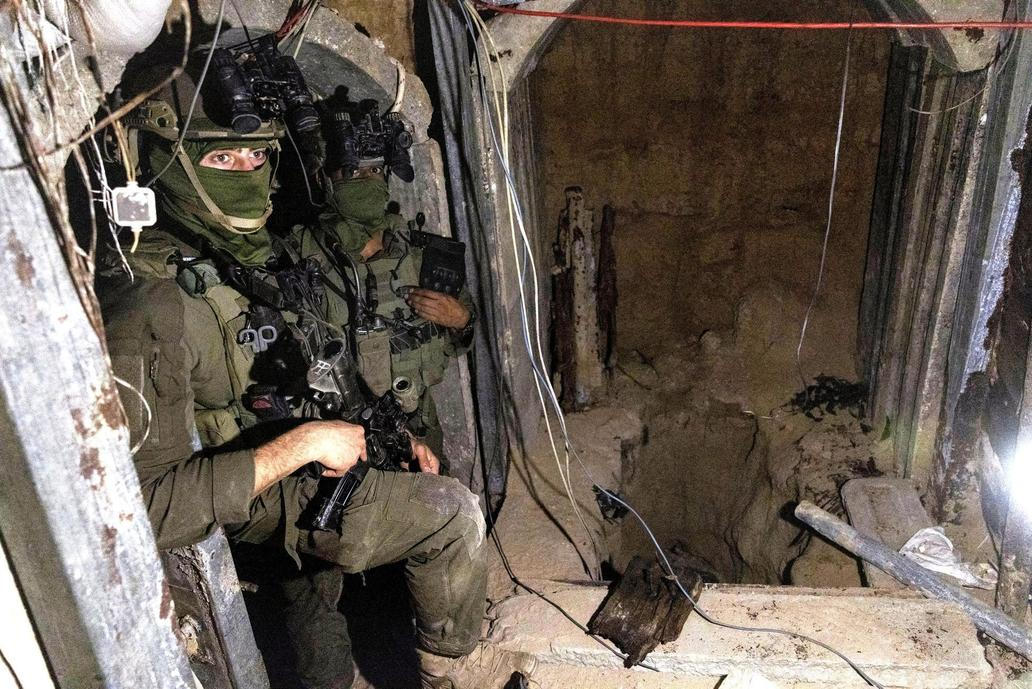 Labyrint pod Gazou: Tunely, zbraně a tělo vojáka, které na cestu domů čekalo 11 let