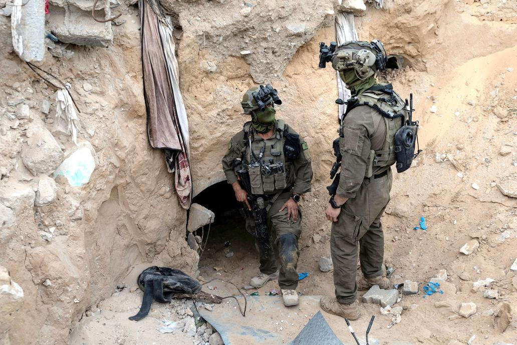 Labyrint pod Gazou: Tunely, zbraně a tělo vojáka, které na cestu domů čekalo 11 let