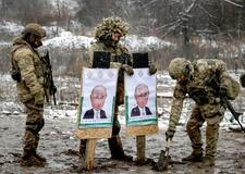 Ukrainian servicemen attend a military exercise between combat missions, in Kharkiv region