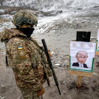 Ukrainian servicemen attend a military exercise between combat missions, in Kharkiv region