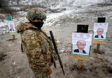 Ukrainian servicemen attend a military exercise between combat missions, in Kharkiv region