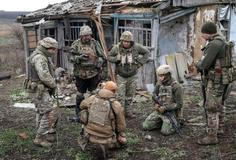 Ukrainian servicemen attend a military exercise between combat missions in Kharkiv region