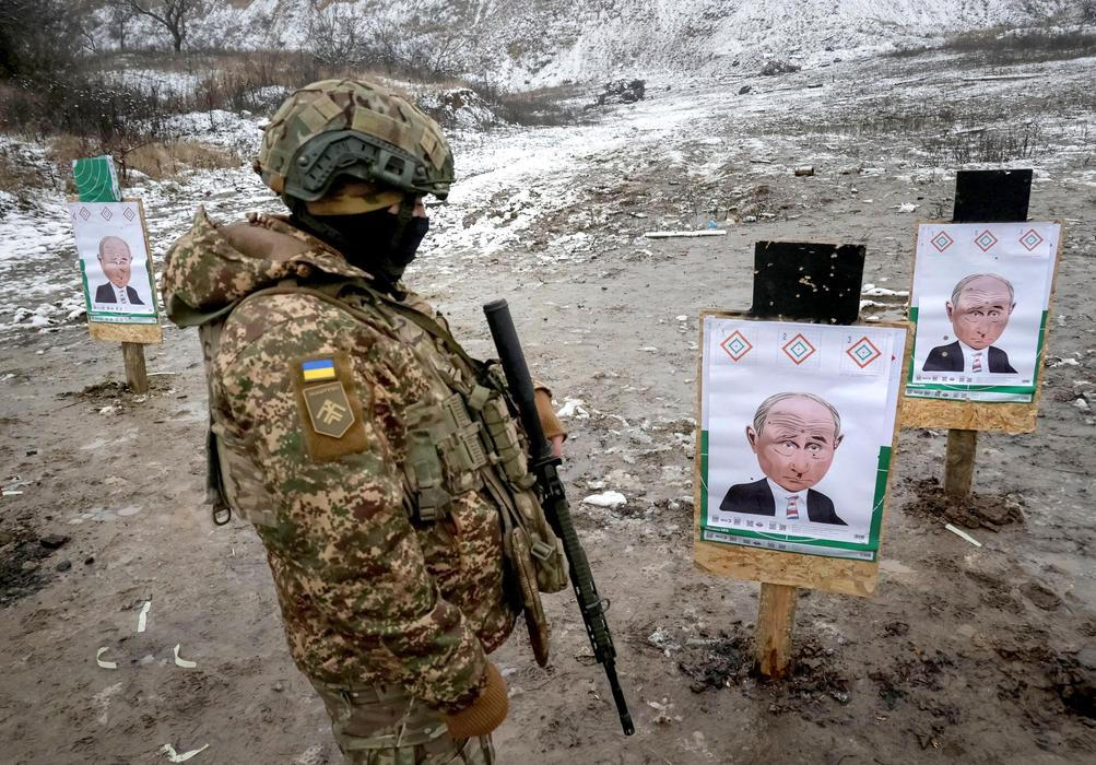 Ukrainian servicemen attend a military exercise between combat missions, in Kharkiv region