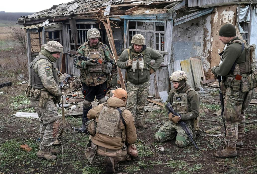 Ukrainian servicemen attend a military exercise between combat missions in Kharkiv region