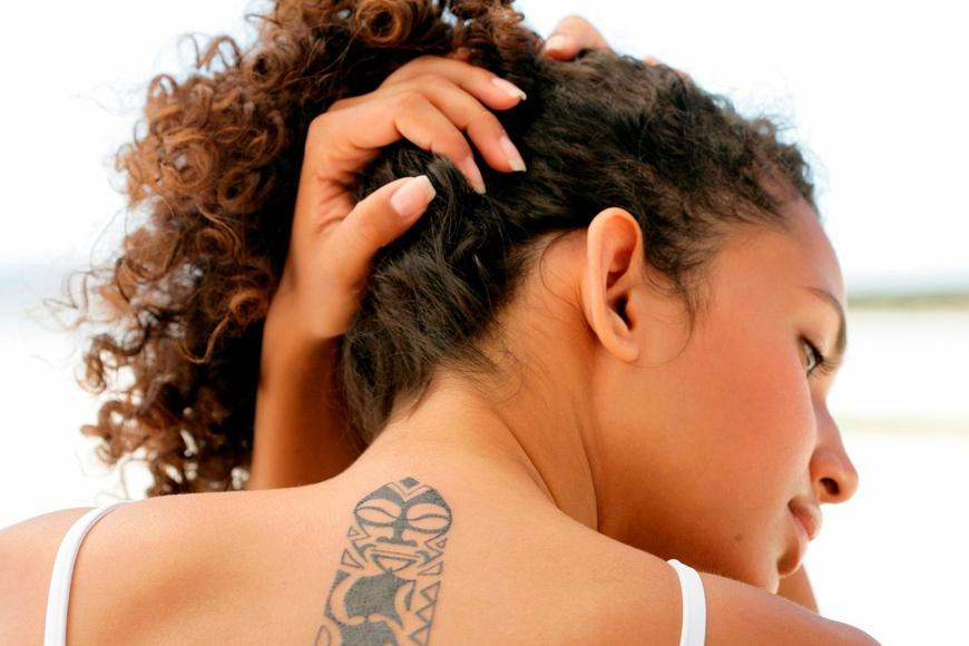 Tetování jako časovaná bomba? Vědci objevili, co inkoust dělá s vaší imunitou