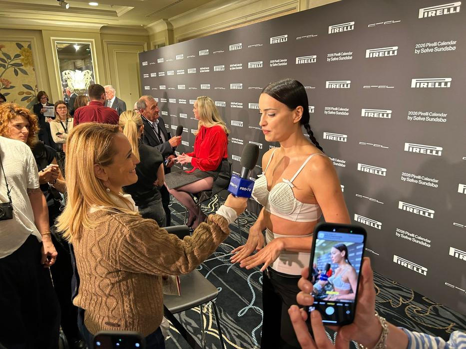 Reportáž z představení Pirelli kalendáře 2026