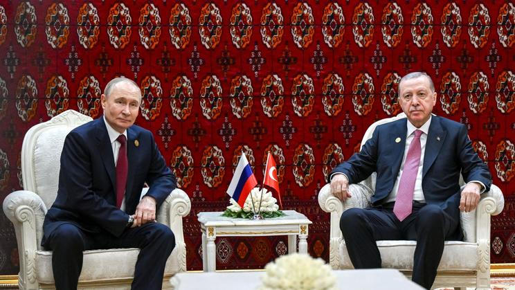 Russian President Vladimir Putin meets with Turkish President Tayyip Erdogan in Ashgabat