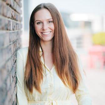  Právě v tomto období založila projekt (A)top život, který dnes sleduje přes dvacet tisíc lidí. 