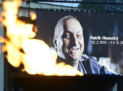 pohřeb Patrik Hezucký, fotografie, portrét, věčný oheň