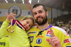 Jaroslav Balaštík s dcerou Aničkou při oslavách titulu v roce 2014