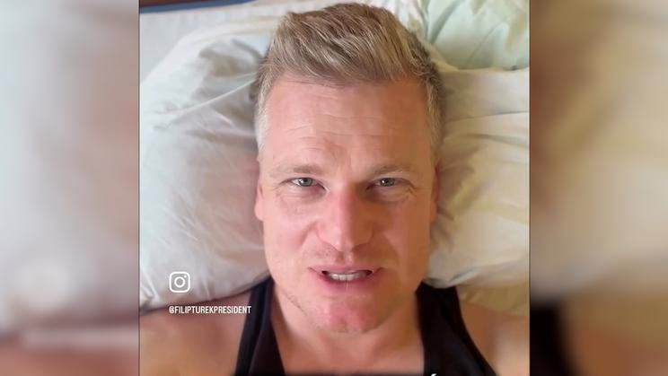 Filip Turek skončil kvůli vyhřezlé ploténce v nemocnici